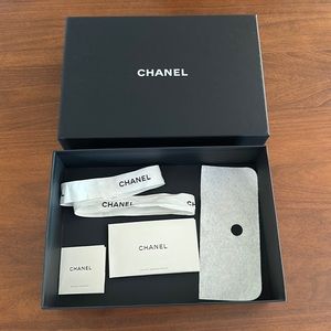 Chanel woc box